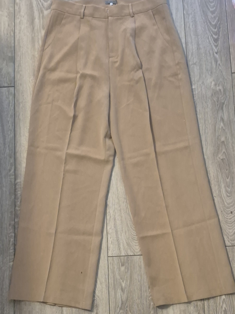 Classic  Wide-Leg Dress Pants in Camel